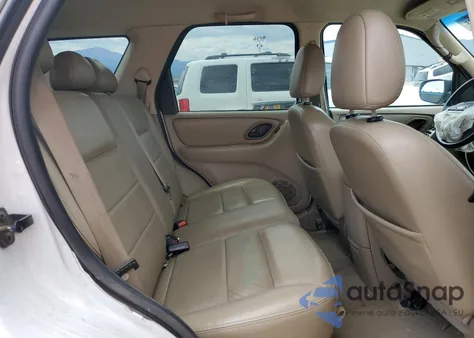 2005 Ford Escape Xlt z USA, uszkodzony, nr VIN 1FMYU93115KC21517